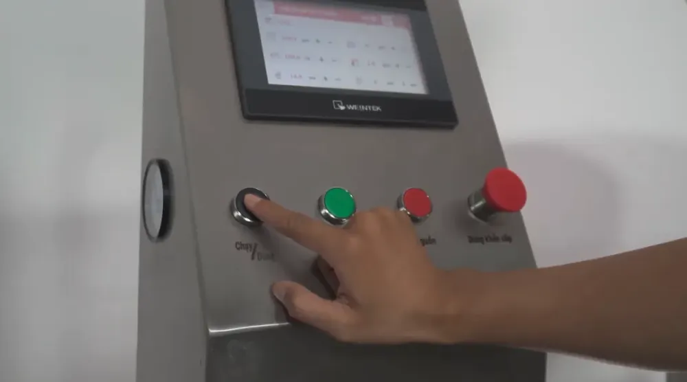 máy định lượng giò chả