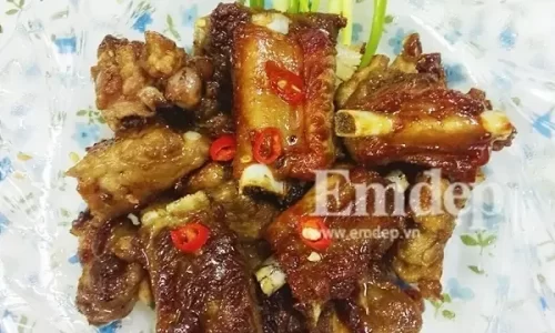 Sườn rim mắm cay