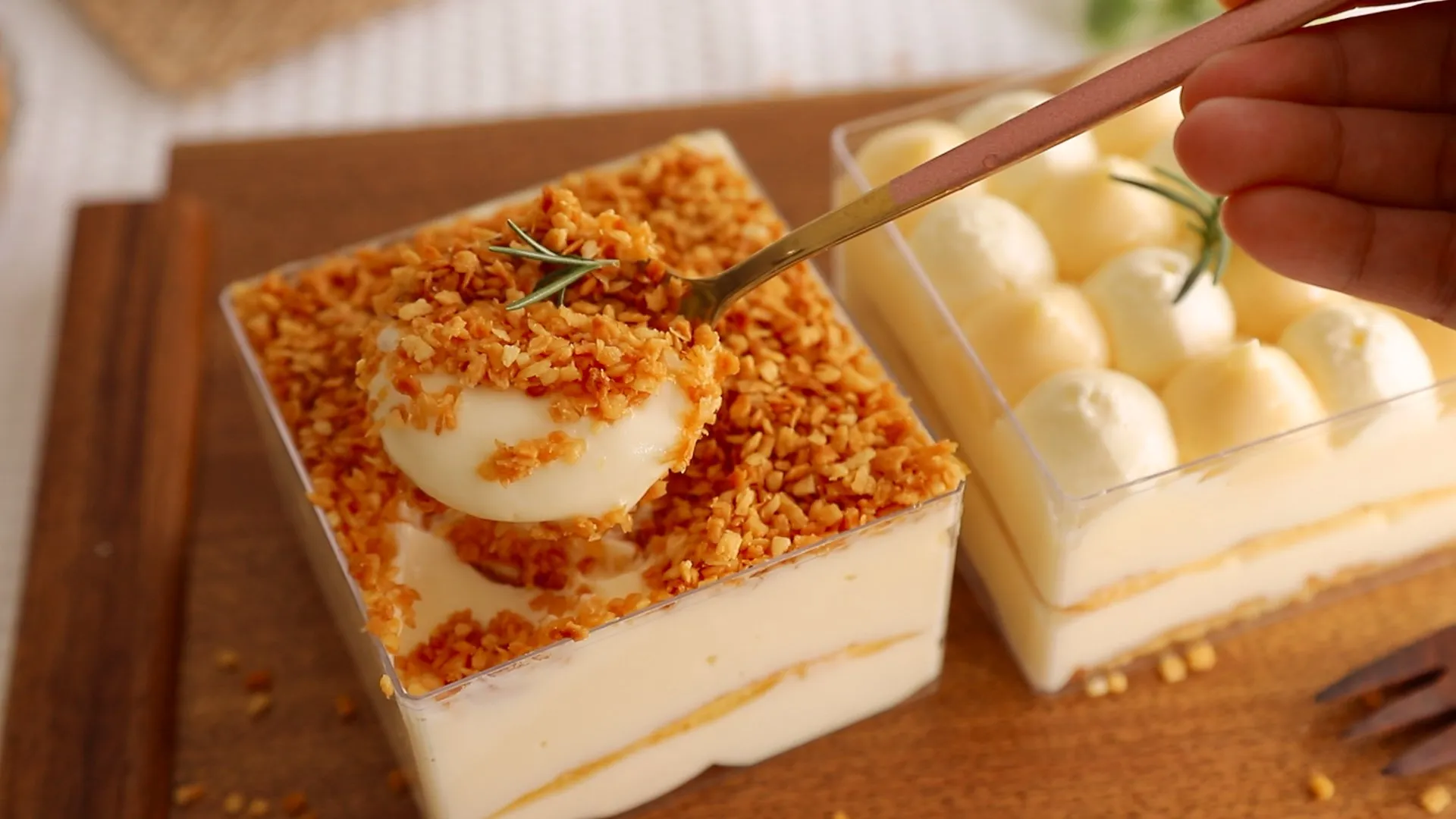Bánh bông lan kem trứng dừa nướng (không bột kem trứng) - Tara Nu