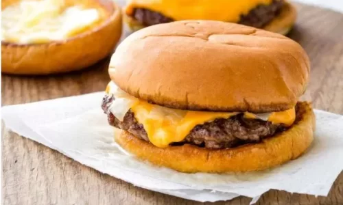 Bánh hamburger phủ bơ Wisconsin