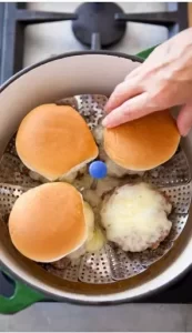 Bánh hamburger phô mai hấp