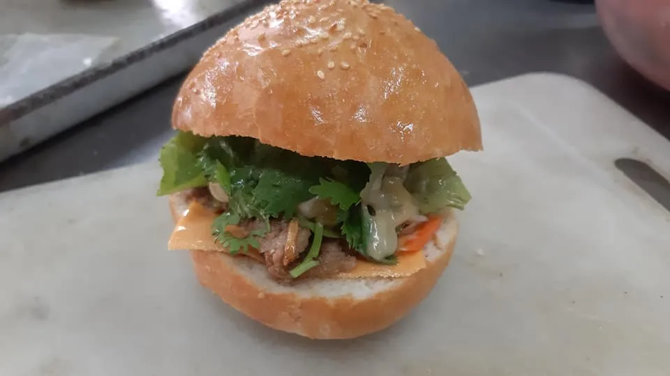 Hamburger bò - Mai Mai Yeu Em