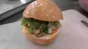 Hamburger bò – Mai Mai Yeu Em