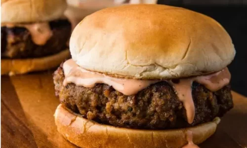 Bánh hamburger thịt giòn