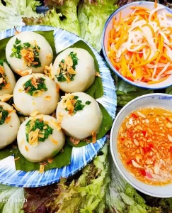 Bánh ít trần tôm thịt – To Thien Thanh