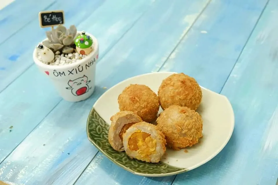 Bánh Khoai Môn nhân Trứng Muối Chà Bông
