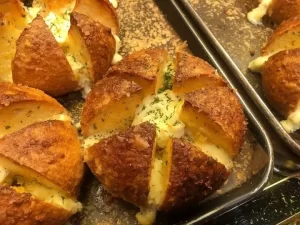Bánh mì phô mai bơ tỏi Hàn Quốc – Huynh Phuong Ngoc