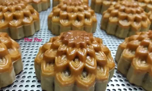 Bánh trung thu thập cẩm gà quay sốt mật ong