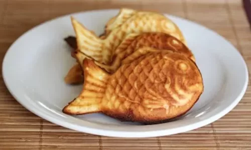 Bánh cá hoặc bánh hotdog