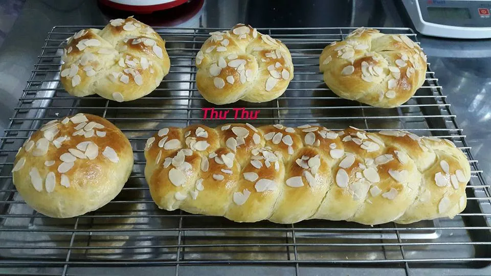 Bánh mì hoa cúc truyền thống - Thư Thư