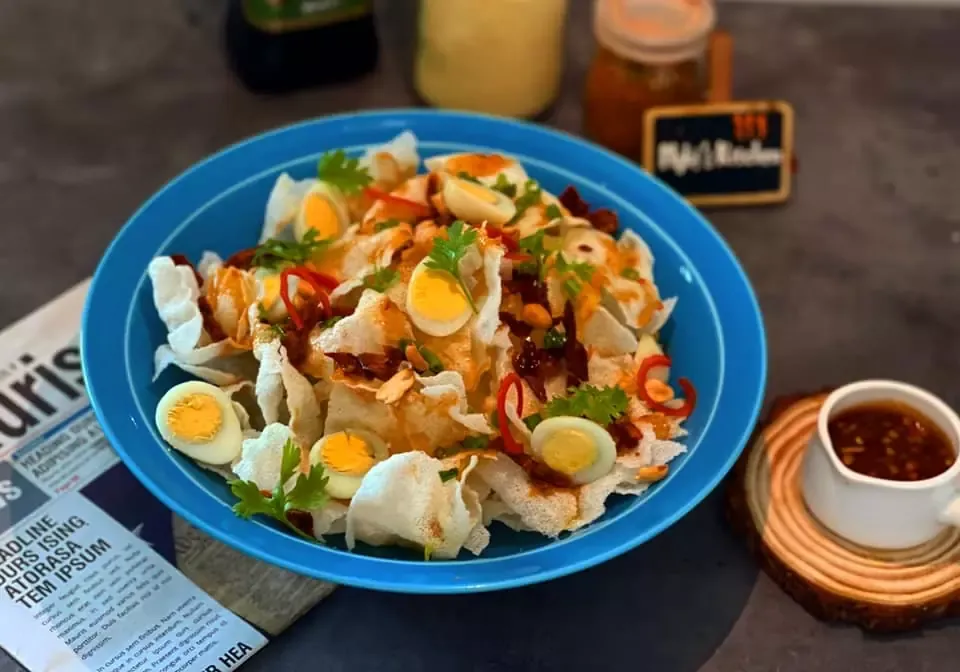 Bánh tráng chiên trộn khô gà - Nghi's Kitchen