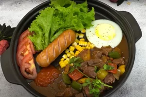 Bò lúc lắc ăn bánh mì mềm thơm ngon – Natha Food