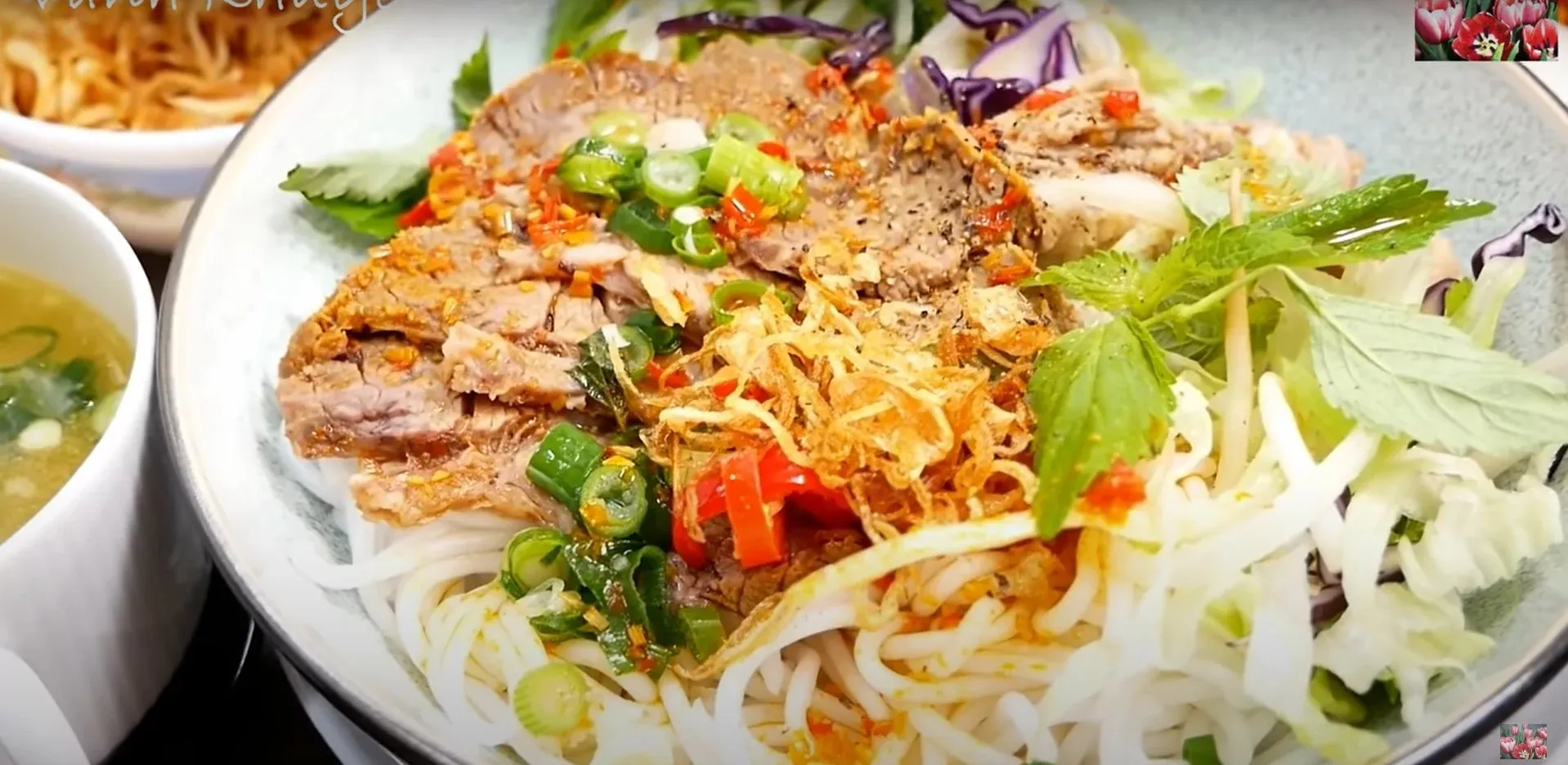 Bún bò Huế khô - Vanh Khuyen