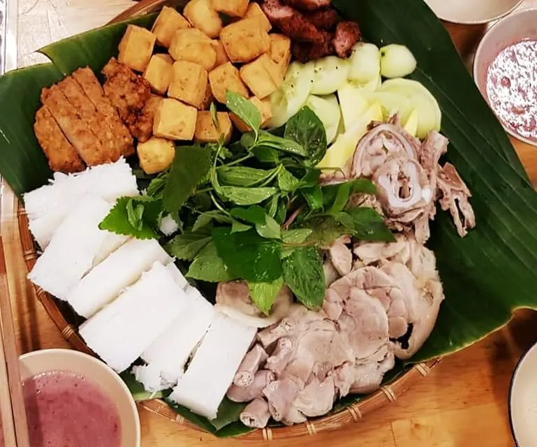 Giò heo rút xương luộc - Thụy Như