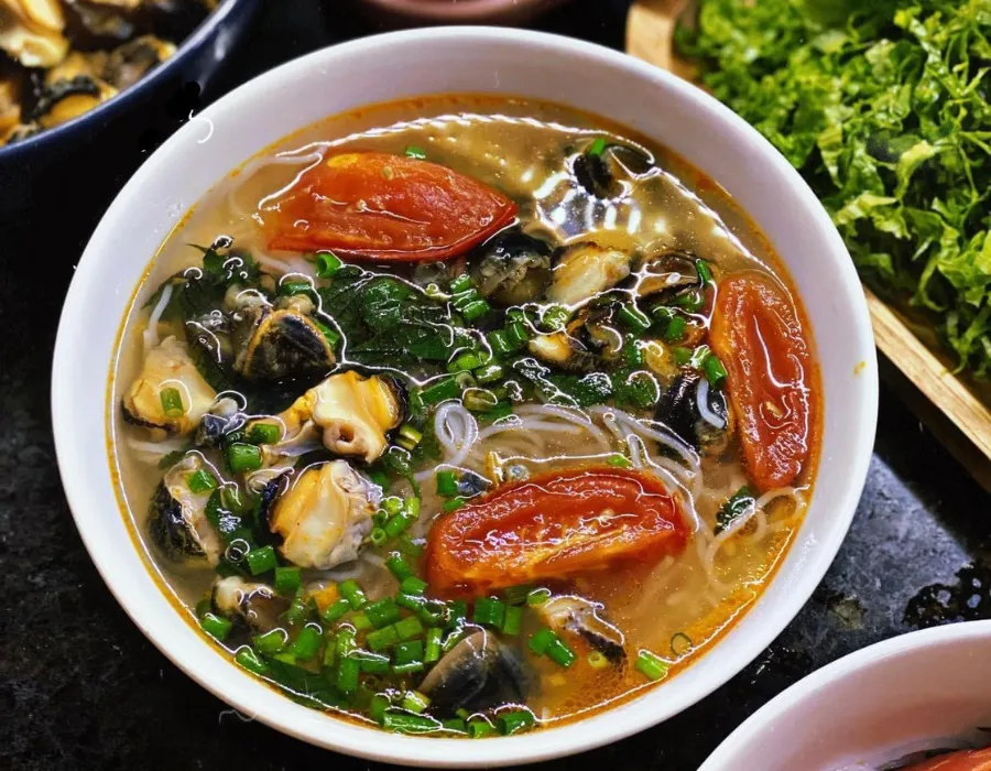 Bún ốc truyền thống