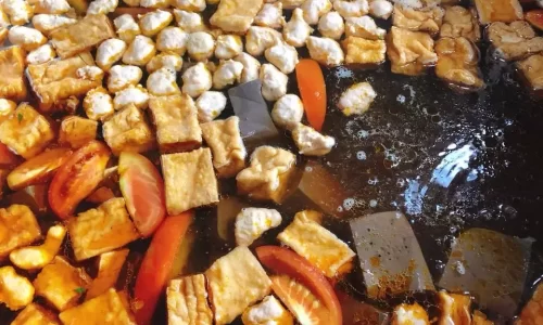Bún riêu cua/ Lẩu riêu cua – Thúy Quỳnh