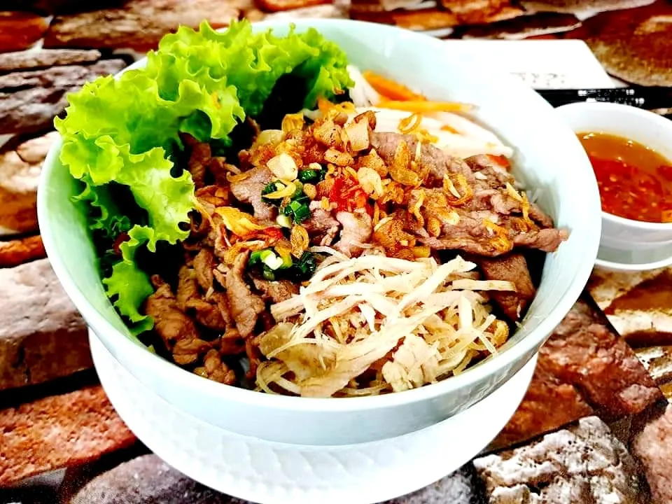 Bún thịt xào - Thụy Như