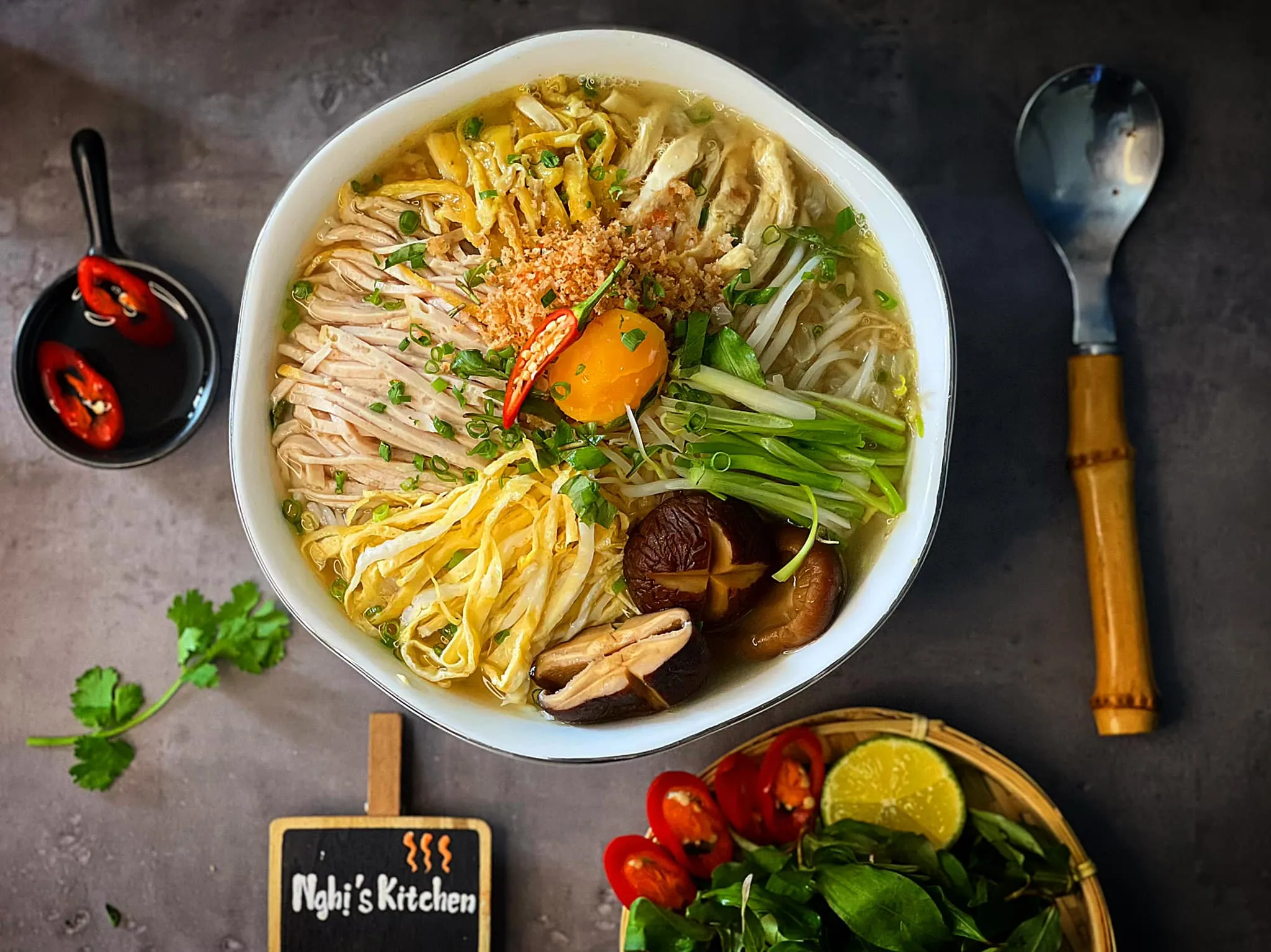 Bún thang Hà Nội - Sốt cốt bún thang - Nghi's Kitchen