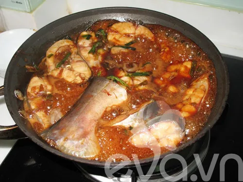 Cá ba sa kho hành ớt