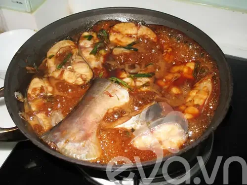 Cá ba sa kho hành ớt
