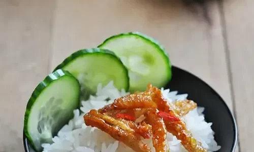 Cá cơm rim nước mắm