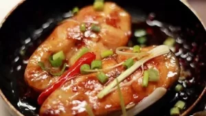 Cá kho tộ – Cá basa, cá thu kho tộ – 100 món ăn Việt