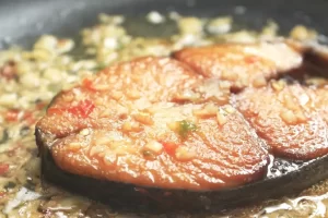 Cá thu chiên sốt tỏi ớt
