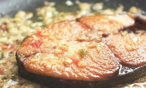 Cá thu chiên sốt tỏi ớt