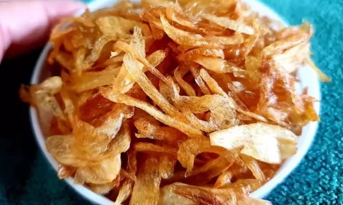 Phi hành, tỏi giòn lâu – Nguyen Thuy Nhu