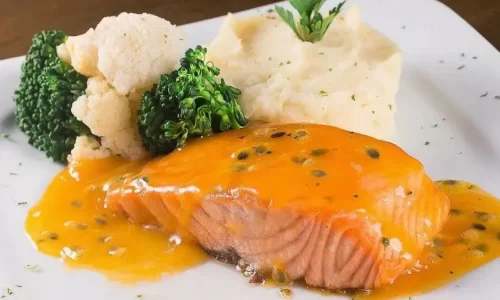 Cá hồi sốt chanh dây – Nghi’s Kitchen