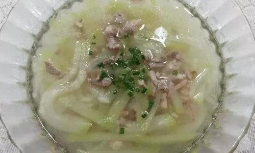 Canh bầu nấu thịt băm