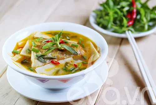 Canh cá điêu hồng nấu măng chua