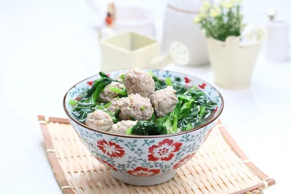 Canh cải xanh thịt viên