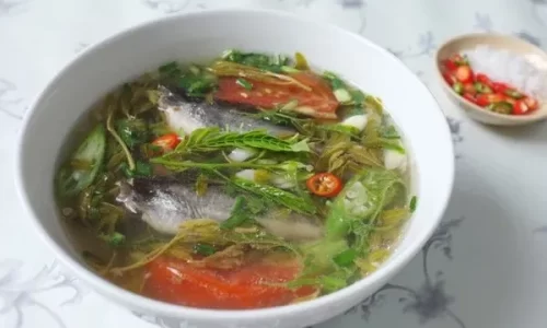 Canh chua lá me non