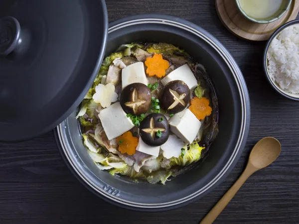 Canh đậu hũ non nấu nấm kiểu Nhật