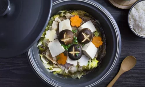 Canh đậu hũ non nấu nấm kiểu Nhật