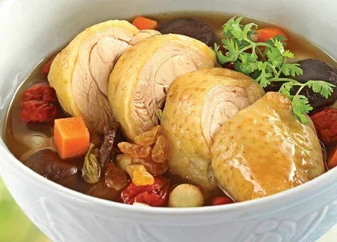 Canh gà hầm thuốc bắc