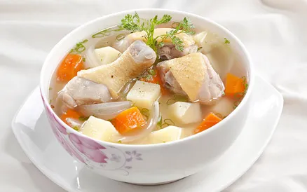 Canh gà nấu khoai tây