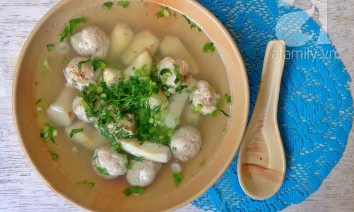 Canh khoai sọ thịt gà viên