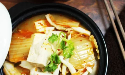 Canh kim chi nấu thịt heo