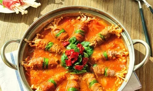 Canh kim chi thịt bò nấm kim châm