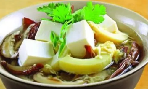 Canh  nấm đậu hũ – Christine Ha