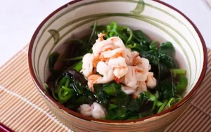 Canh rau dền nấu tôm