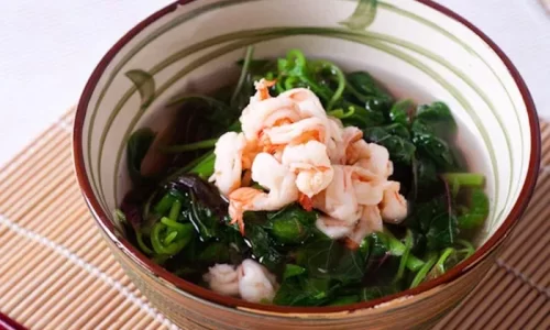 Canh rau dền nấu tôm