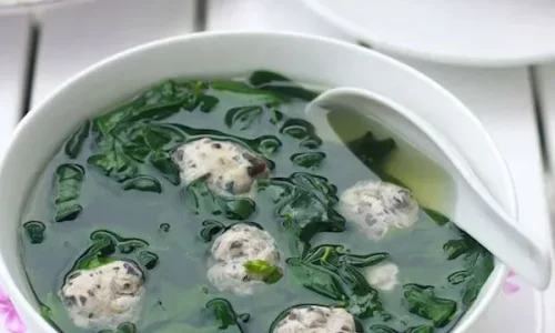 Canh rau ngót nấu mọc
