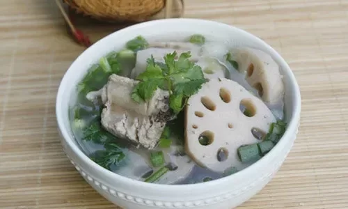 Canh sườn củ sen