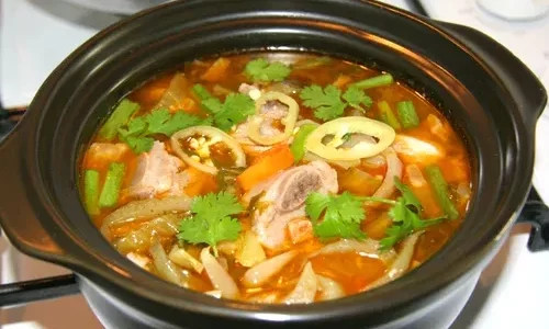 Canh sườn non cải cà chua