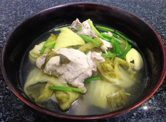 Canh sườn non cải chua	