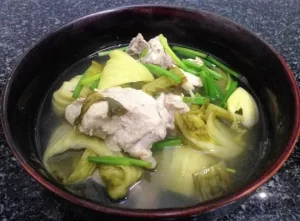 Canh sườn non cải chua