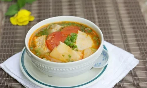Canh sườn non nấu măng chua